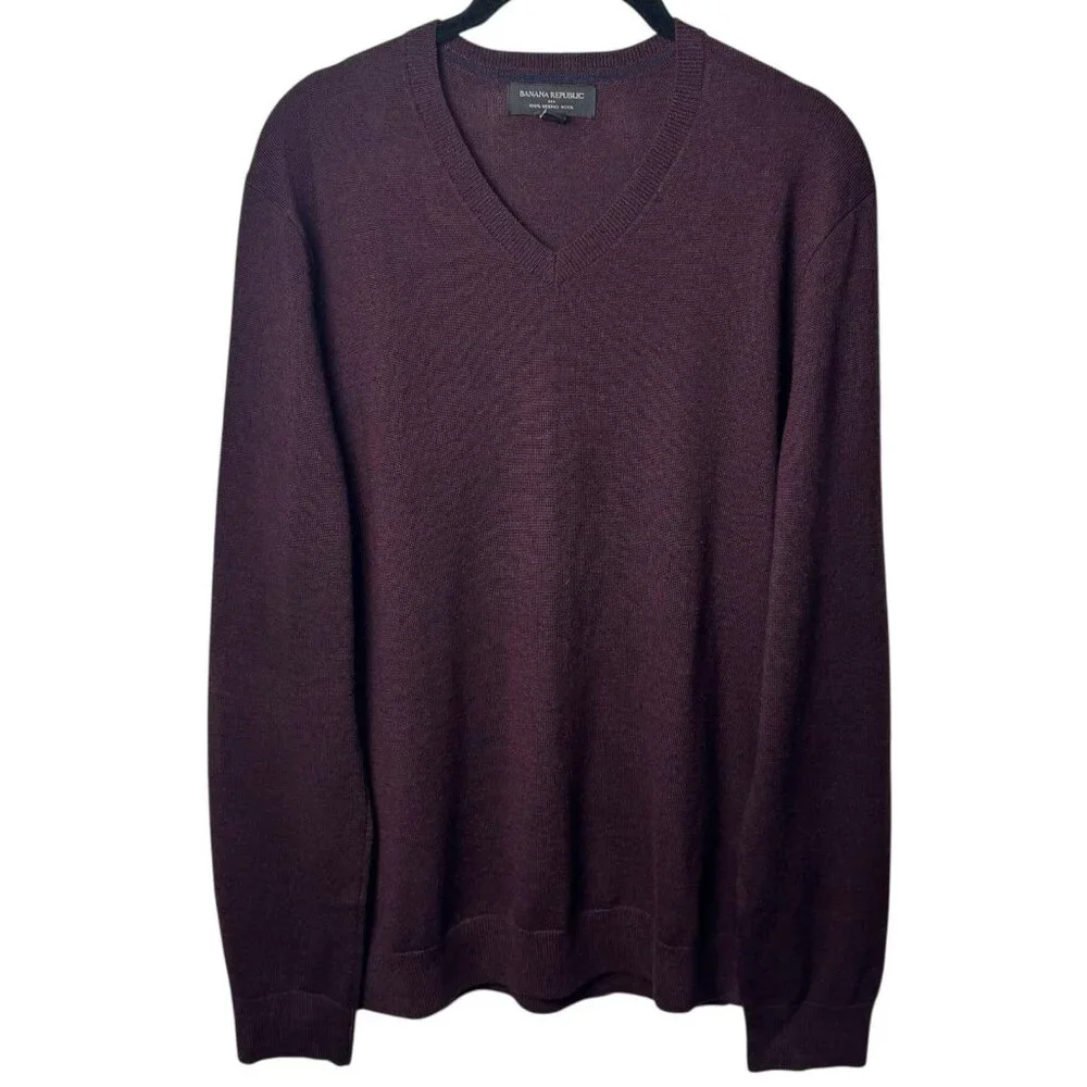 Banana Republic 100% Merino Wool V-Neck Pullover‎ in Wine Quiet Luxury Capsule M